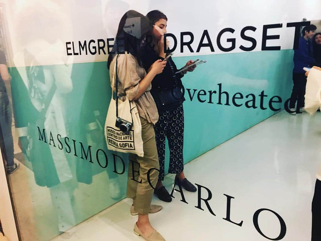 遠山正道さんのインスタグラム写真 - (遠山正道Instagram)「#massimodecarlo #elmgreenanddragset  #iloveit  Dragset has signed a book! #artbaselhongkong2019  #thechainmuseum  #artsticker」3月26日 12時56分 - masatoyama