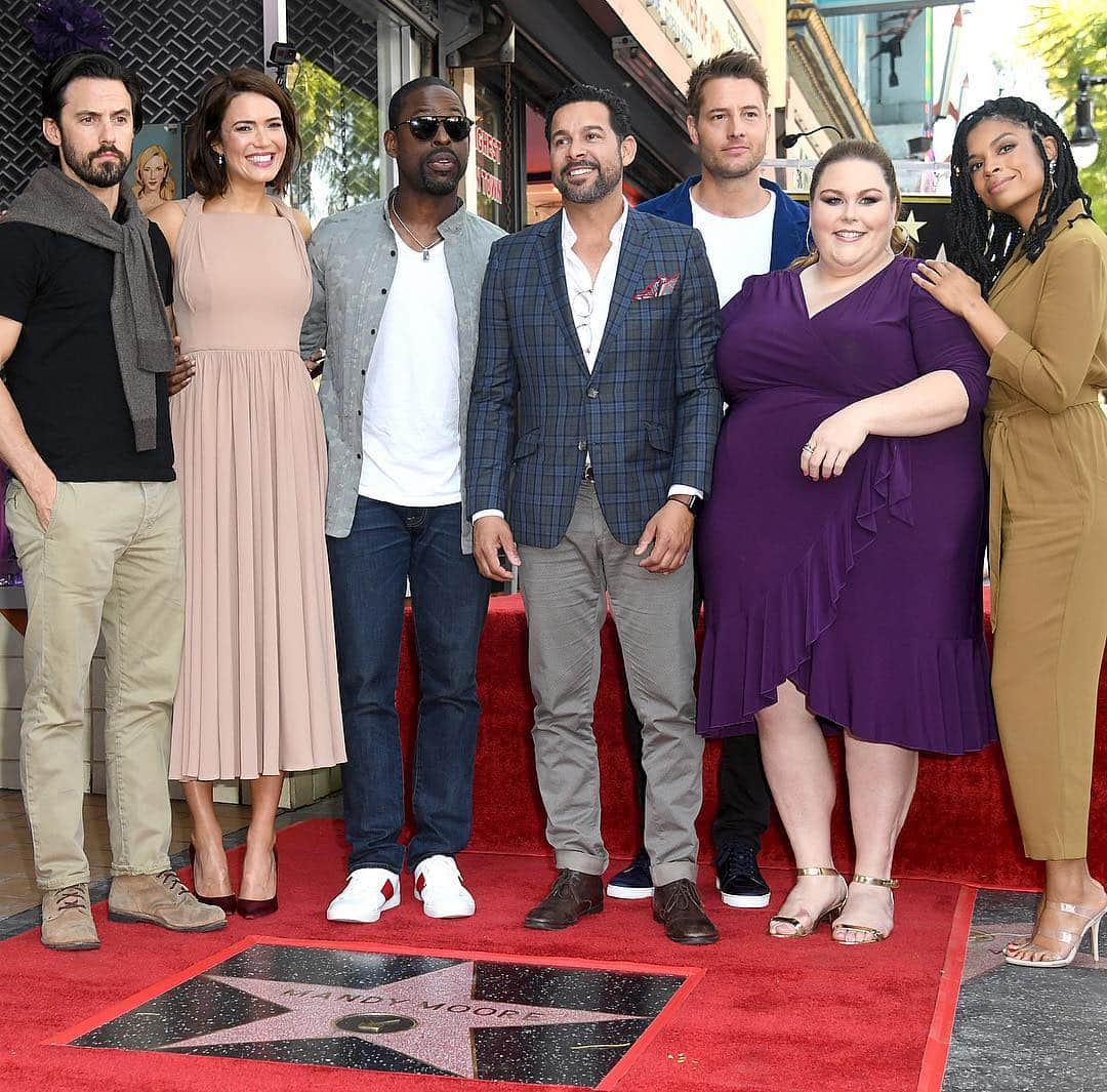 Just Jaredさんのインスタグラム写真 - (Just JaredInstagram)「The cast of This Is Us step out to support @mandymooremm at her Hollywood Walk of Fame ceremony! #ThisIsUs  #MandyMoore #ChrissyMetz #JustinHartley #MiloVentimiglia #SterlingKBrown #SusanKelechiWatson Photo: Getty」3月26日 13時02分 - justjared