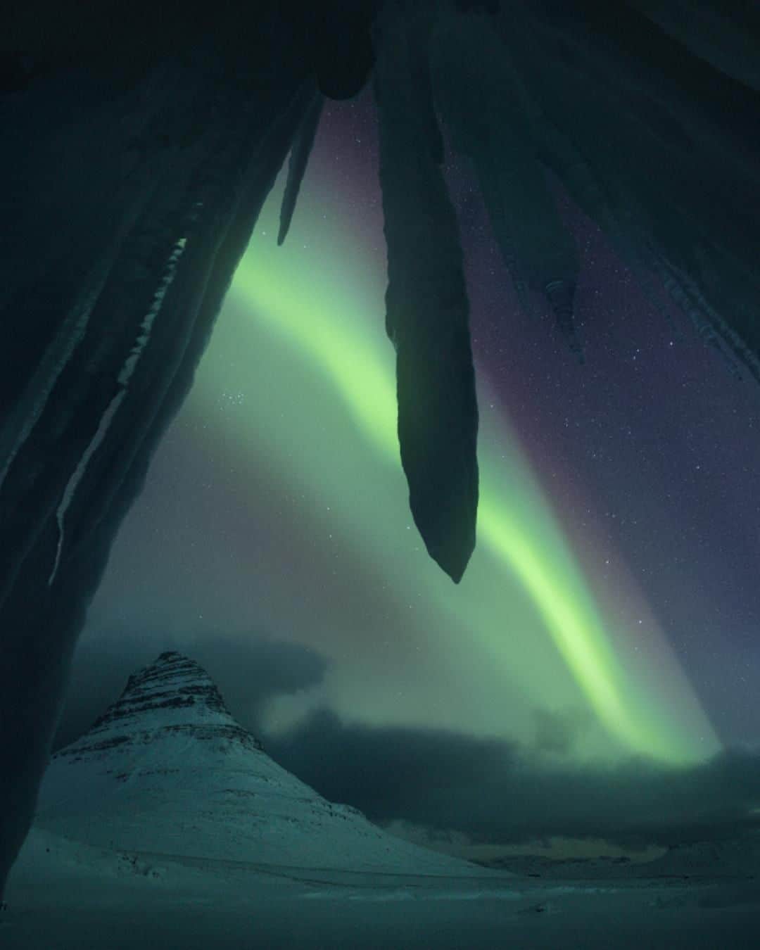 Canon Asiaのインスタグラム：「"I found a fresh perspective to photograph the northern lights - under the icicles of a frozen waterfall." We are glad the Canon EOS R proved to be a hardy and reliable companion for photographer Edwin Martinez as he braved the harsh wintry conditions in Iceland to capture this unique shot! • 📷 Image by @edwinmartinez using the Canon EOS R | f/2.8 | 15s | ISO 3200 | 16mm  Want your photos to be featured too? Tag them with #canonasia or submit them on My Canon Story, link in bio!  #canonasia #photography #canonphotography #canonphotographers #canonphotographer #canonphotograph #aurora #iceland #northernlights #northernlightsiceland」
