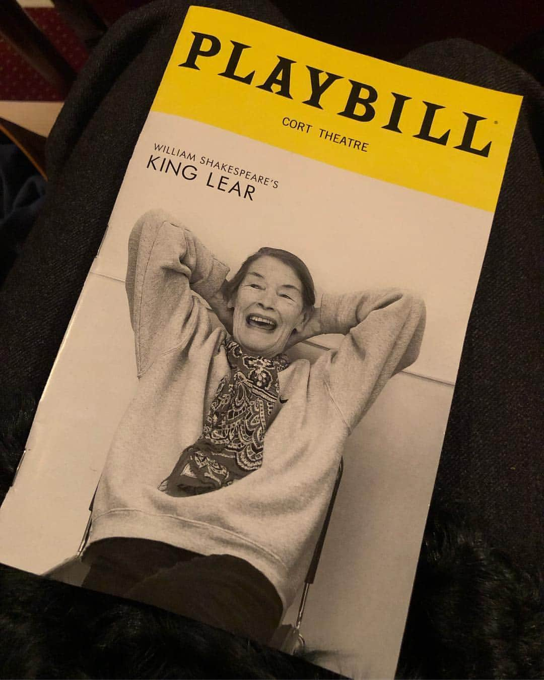 アナソフィア・ロブさんのインスタグラム写真 - (アナソフィア・ロブInstagram)「Holy smokes. Brilliant production of King Lear lead by the sublime Gloria Jackson, “ay,” she is “every inch a King!” If you’re a Shakespeare fan- this is a must see.  If you aren’t, also a must see because this production will probably change your mind. Do yourself a soul-favor, there is absolutely nothing like live theater!  If you’re looking for discount tickets- go to the @tkts booth in Time Square. It’s still in previews!」3月26日 13時23分 - annasophiarobb