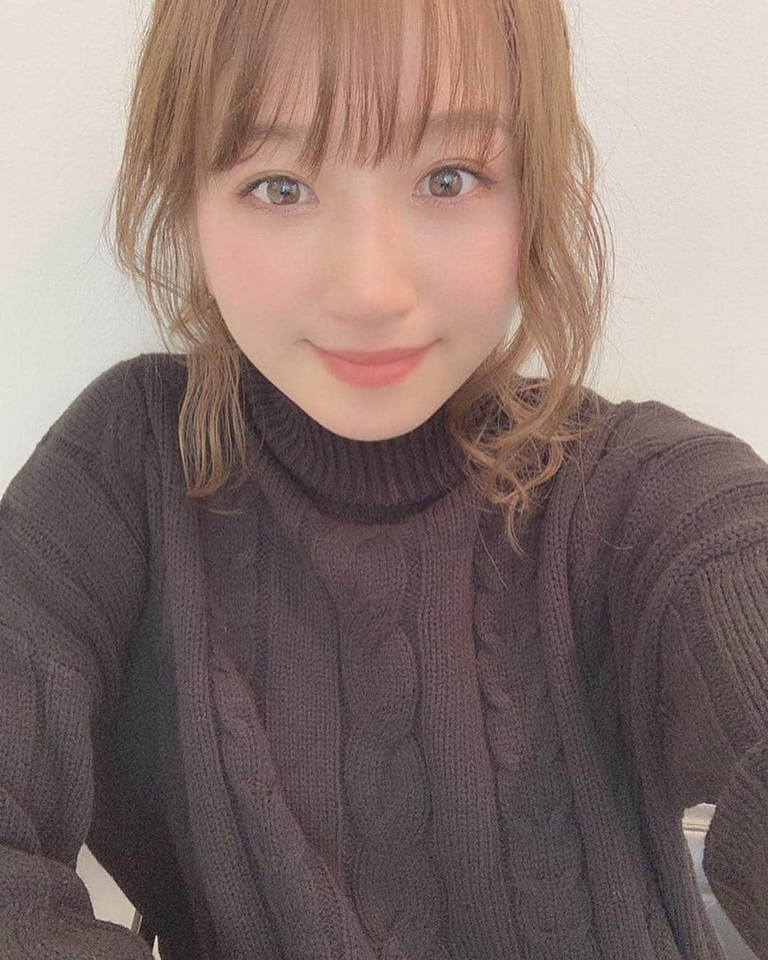 鹿沼憂妃さんのインスタグラム写真 - (鹿沼憂妃Instagram)「SODAてアプリで撮ったら お肌とぅるんとぅるんで詐欺🙂ダレ こんなお肌になりたいからパック買いに行てきます #お肌ツルツル #陶器肌 #詐欺 #アプリの力 #soda」3月26日 13時30分 - shika_0225