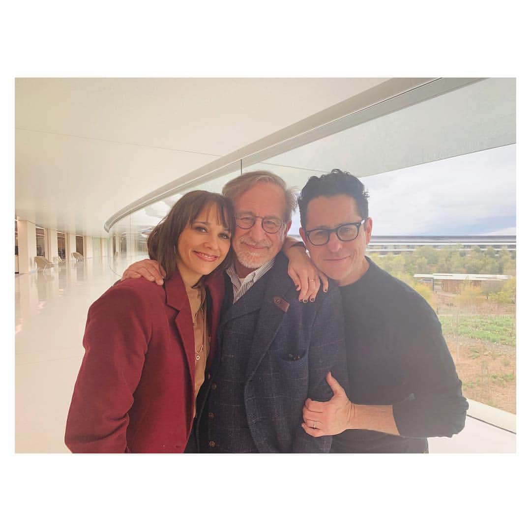 ラシダ・ジョーンズさんのインスタグラム写真 - (ラシダ・ジョーンズInstagram)「Apple...thank you for a magical 24hrs in the presence of so much talent, originality and inspiration.  Made me want to create better, dream bigger, work harder and breathe deeper. Special shout out to Queen O for always reminding us that we are all human and all connected. ❤️」3月26日 13時46分 - rashidajones