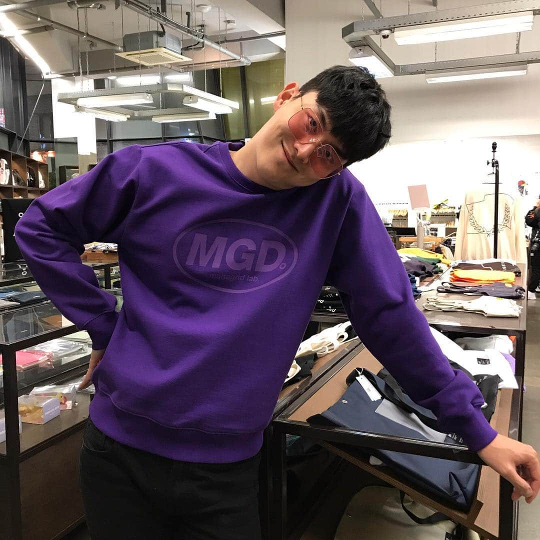 パク・ジョンウクさんのインスタグラム写真 - (パク・ジョンウクInstagram)「미소 #aland #shopping #vlog」3月26日 19時41分 - hangeuljjang