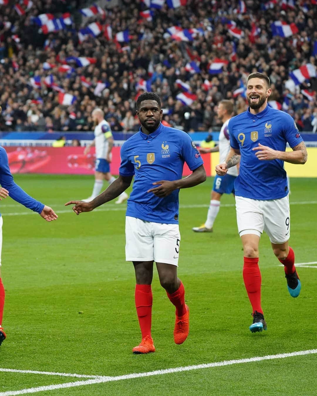 FCバルセロナさんのインスタグラム写真 - (FCバルセロナInstagram)「⚽ Congrats @samumtiti on scoring for France! 🇫🇷 Félicitations pour le but ! ⚽ 📸 @equipedefrance」3月26日 19時45分 - fcbarcelona
