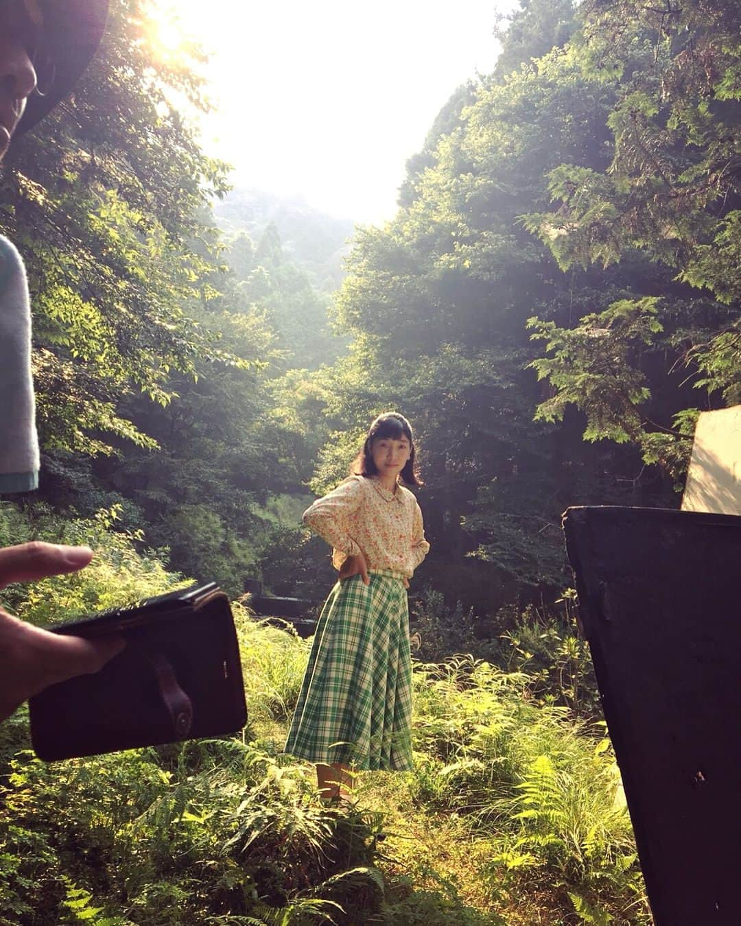 安藤サクラさんのインスタグラム写真 - (安藤サクラInstagram)「タイトルバック🌲🌳❷🌳🌲⛩オフショット💫🌳」3月26日 14時25分 - sakuraando