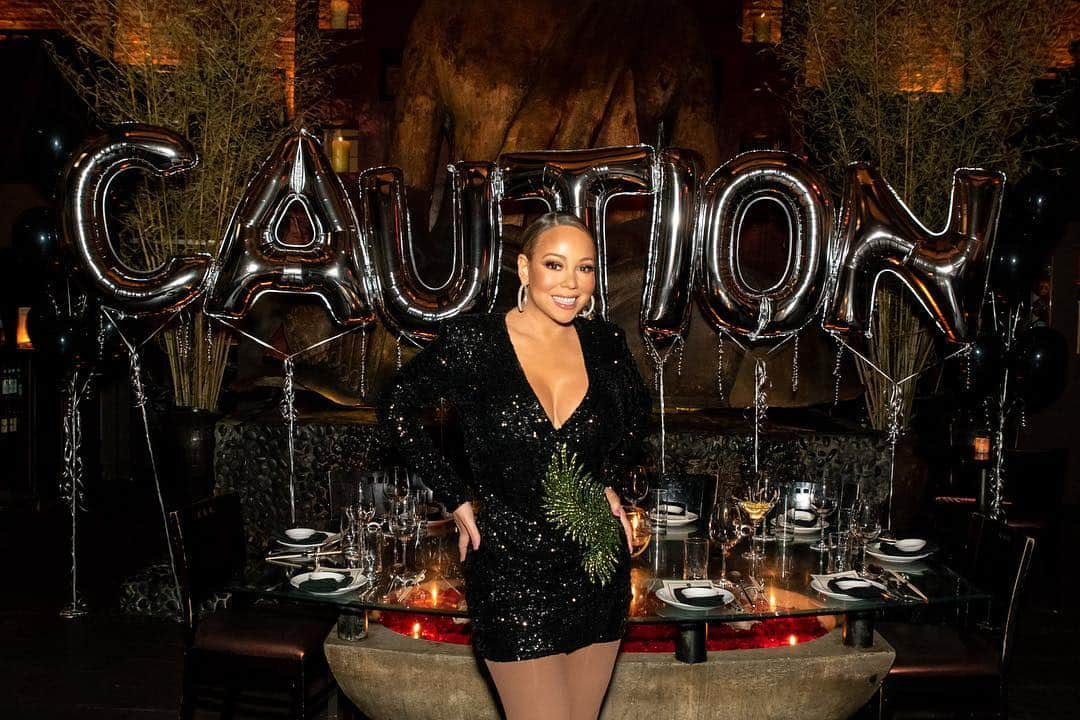 マライア・キャリーさんのインスタグラム写真 - (マライア・キャリーInstagram)「CAUTION Tour after show festivities @taony 💖#nyc」3月26日 14時56分 - mariahcarey