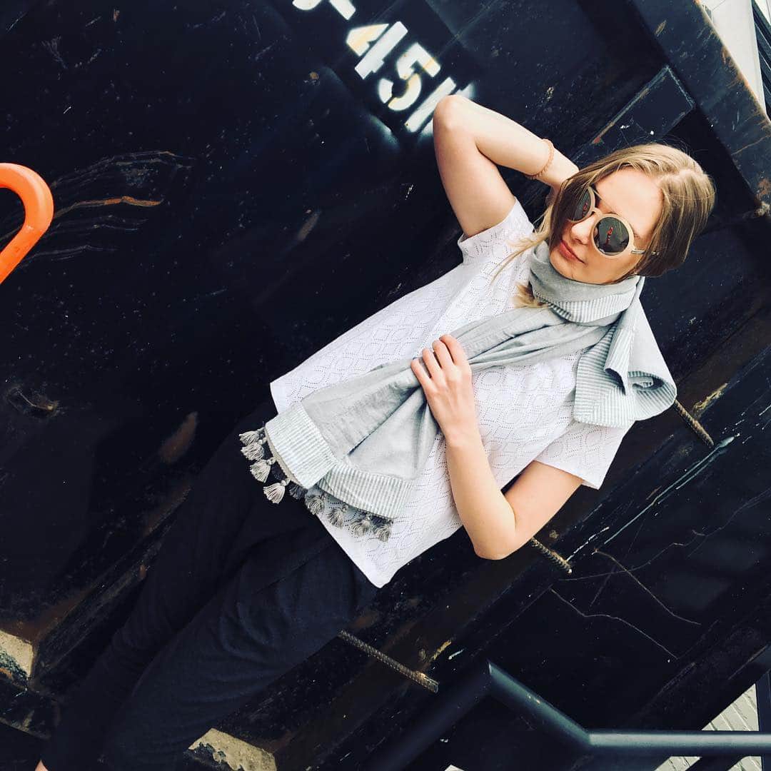 のインスタグラム：「From last week’s #photoshoot #comingsoon #newarrivals Thanks 🙏🏼Sav! . . . . . . . #ecofriendly #summershawl #scarf #wiwt #nyc #ootdfashion #sustainablefashion #styleinspo #sustainablebrand #whitetshirt #springsummer2019 #sustainableclothing」