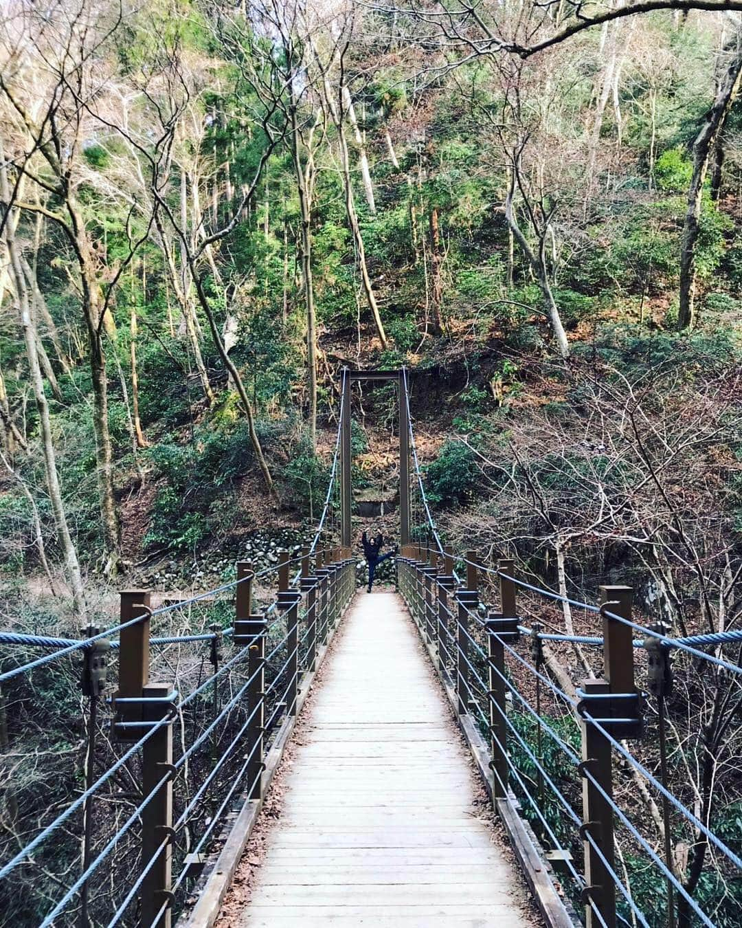 黒澤はるかさんのインスタグラム写真 - (黒澤はるかInstagram)「🤸‍♂️♡ #食いしん坊が止まらない #山登ってもプラマイゼロ#🍡 #頬張り過ぎ  #いぬぶな」3月26日 15時28分 - haruka_offi