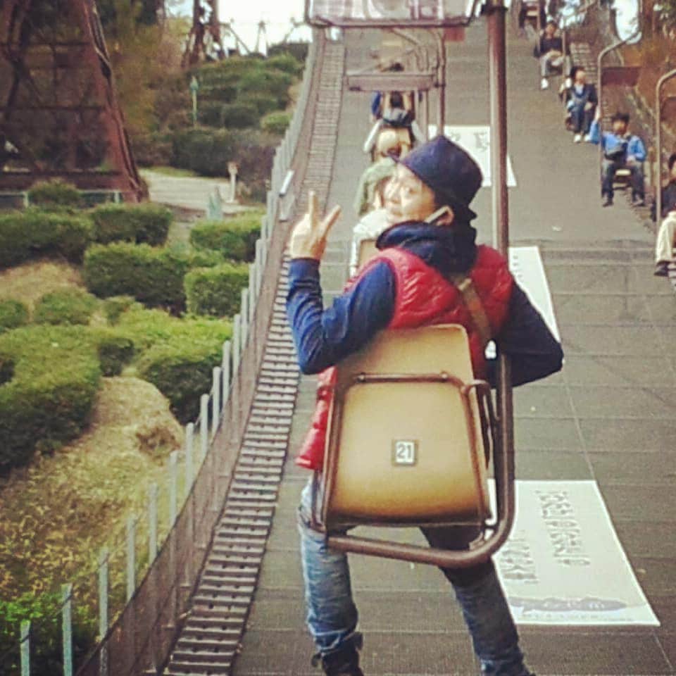 松本隆博のインスタグラム：「。 初桜は松山城でした！ 綺麗でしたーヽ(^o^)丿 松山LIVEも大成功！ B級グルメの宝庫、 松山はほんとステキ！ …松本隆博応援団のみんな、 宮谷さん有難う(^^)/」