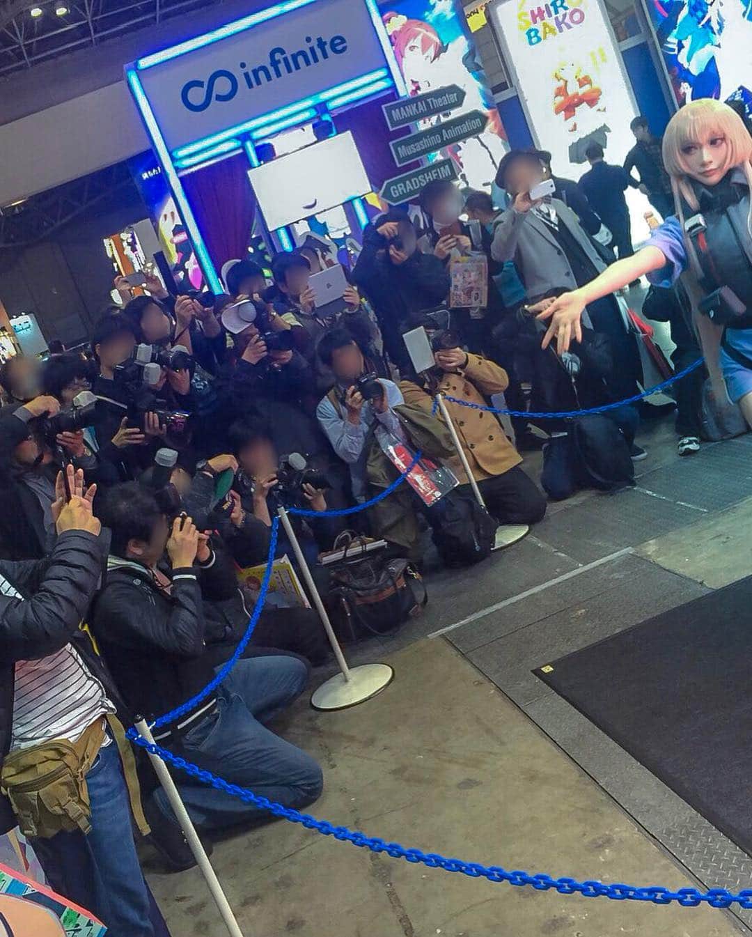 華密美琉さんのインスタグラム写真 - (華密美琉Instagram)「逢坂さん、森嶋さん、小野監督のトークも大盛り上がりですごかった💕なんとわたしも一緒に記念撮影📷ブログやツイートはこちら💁‍♀️ https://twitter.com/chamomi017/status/1110162448936374272?s=21 ‪ガーリー・エアフォース/グリペンの公式コスプレイヤーしました！‬ ‪アニメ放送もみてね！‬ ‪アニメジャパン2019/サテライトブース‬ ‪たくさんブログを更新しました↓‬ ‪https://lineblog.me/chamiblog/archives/1569450.html‬ ‪#AnimeJapan2019 #アニメジャパン #GAF_anime #グリペン撮影会‬ #japan #日本 #event #東京ビッグサイト #ビッグサイト #イベント #アニメジャパン2019 #anime #animejapan #cosplaygirl #cosplay #cosplaymodel #cosplayphoto #cosplayer #グリペン #グリペンかわいい #tokyo #サテライト #アニメ」3月26日 15時53分 - chamomile_chami