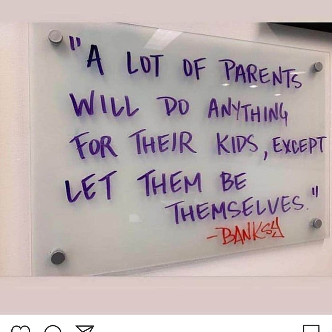 ドリュー・バリモアさんのインスタグラム写真 - (ドリュー・バリモアInstagram)「I must remind myself of this always as i try to teach manners and safety. But this rings so true.」3月26日 16時47分 - drewbarrymore