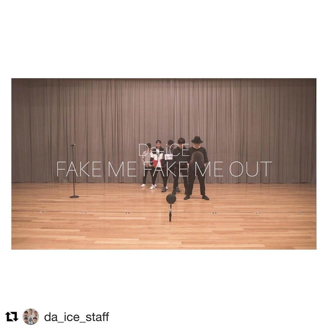 s**t kingzさんのインスタグラム写真 - (s**t kingzInstagram)「🎩choreography🎩 . Da-iCEの新曲『FAKE ME FAKE ME OUT』の振付をs**t kingzで行いました😎✨ . これまでDa-iCEの楽曲を個々では振付していたものの、シッキン4人ではこれが初✨ . Official Dance PracticeもDa-iCE YouTubeチャンネルにあがっているようなのでチェックです👌 . #stkgz #シッキン #シットキングス #Da_iCE  #Repost @da_ice_staff with @get_repost ・・・ . 📣YouTube映像公開 . ‪4/24発売 16th Sg『FAKE ME FAKE ME OUT』Official Dance PracticeをDa-iCE YouTubeチャンネルに公開！‬ ぜひチェックしてください☺︎ . Music & Lyrics by Official髭男dism 藤原聡 (Vo/Pf) Choreographed by s**t kingz . ‪#Da_iCE‬ ‪#FMFMO_0424‬ ‪#FakeMeFakeMeOut‬ ‪#official髭男dism  #藤原聡 #stkgz」3月26日 16時49分 - stkgz_official