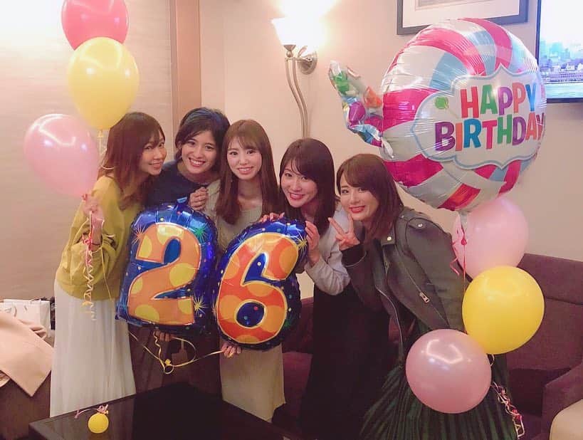 加田穂乃華のインスタグラム：「・ 先日、お友達たちが集まってお誕生日会を 開いてくれました😂🎉🎂・ 私のために集まってくれてお祝いしてくれて、 本当に嬉しかったし楽しすぎたし、 幸せだなぁと思いました💕  みんなありがとう😊 #happybirthday #誕生日 #birthdayparty #26」