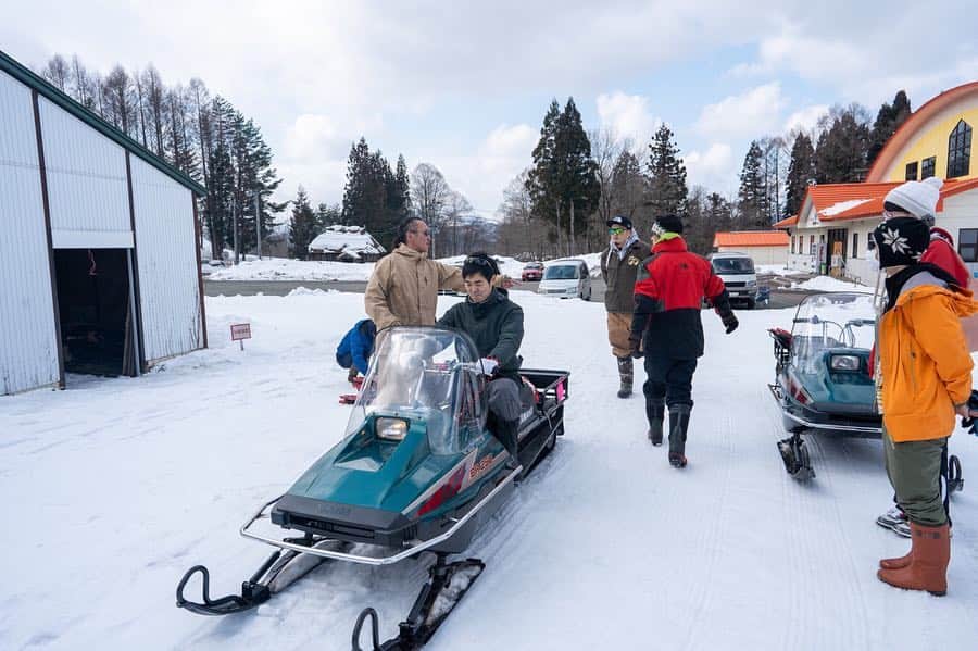 山人さんのインスタグラム写真 - (山人Instagram)「山人Facebook更新しました。「スノーモービル」雪山を颯爽と突き抜ける雪国アクティビティについてです。 ・ New post on Facebook. About snowmobile experience in winter wonderland. Such a fun winter activity ・ https://m.facebook.com/story.php?story_fbid=1019196598271771&id=185045445020228 ・ #ムービーはフェイスブックにて #雪国アクティビティ #雪国体験 #スノーモービル #snowmobile #sking #雪山 #thrilling #スリリング #アクティビティ #asoview #サク旅 #driving #雪中ドライブ #ドライブ #activity #yamado #山人 #西和賀町 #winter #観光 #日本 #日本旅行 #国内旅行 #東北 #岩手 #iwate」3月26日 17時08分 - yamado.official
