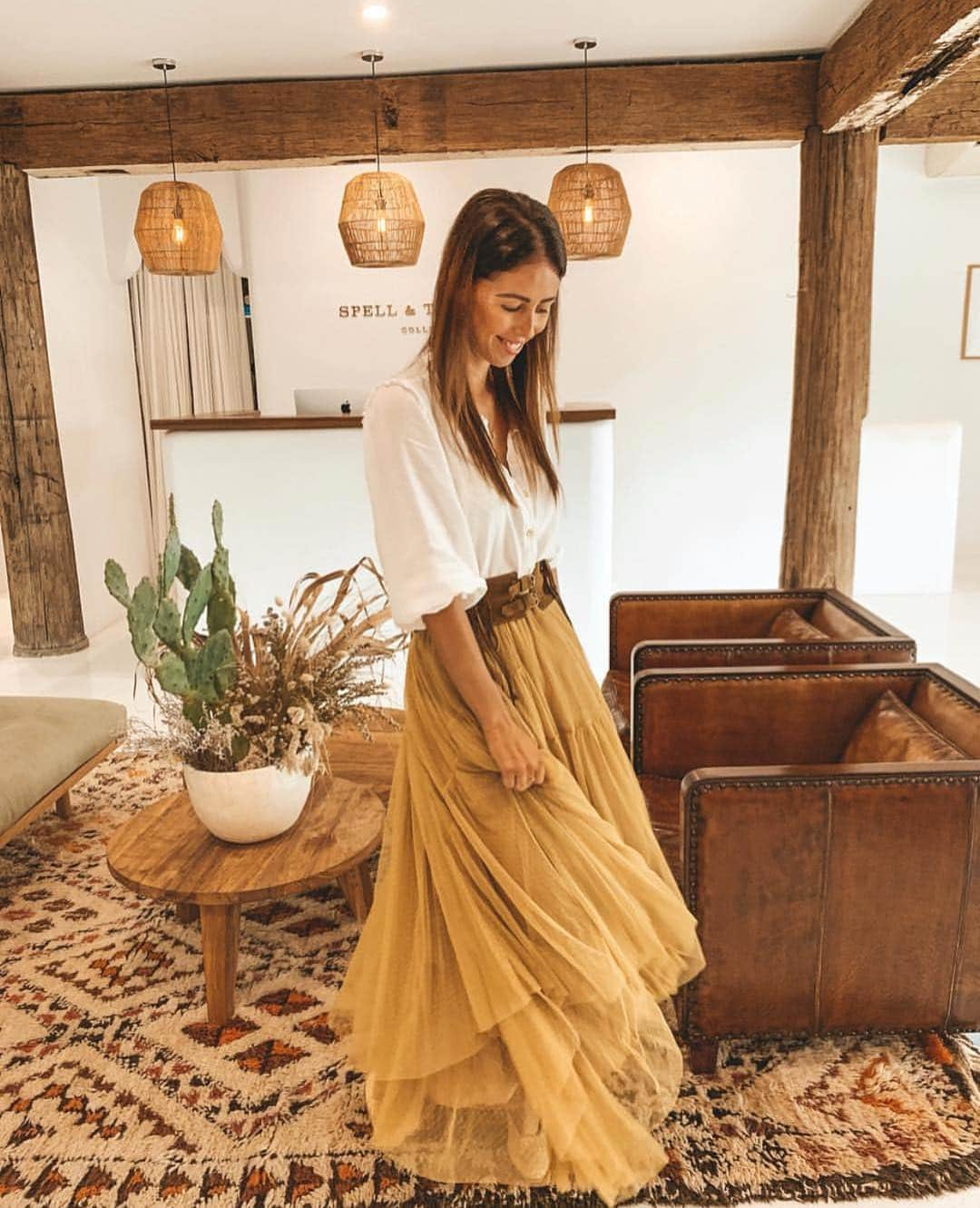 SPELLさんのインスタグラム写真 - (SPELLInstagram)「What would we do without you???!!! @mslwelsh (our GM, captain, confidant, fellow mumma and all round intuitive make-it-happener!) in Grace tulle skirt + Josephine belt + @thesainthelena top 💭 #spellofficestyle #spellhq For SOLD OUT or limited sizes, click the NOTIFY ME to go on wait list for restocks xx」3月26日 17時25分 - spell