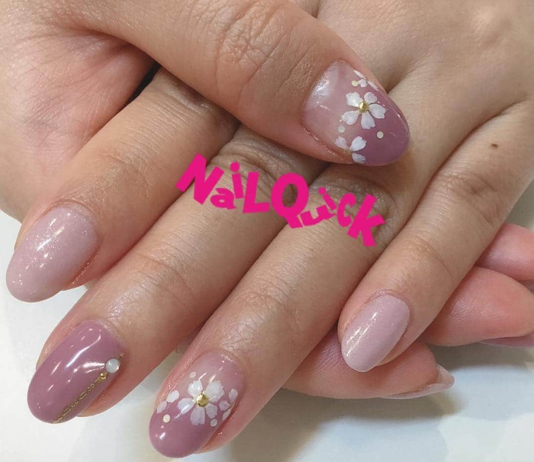 ネイルサロンならネイルクイックさんのインスタグラム写真 - (ネイルサロンならネイルクイックInstagram)「Repost @nailquick_ikebukuro_sunshine #ネイルクイック池袋サンシャイン店 ・・・ 春ネイル💅🌸 使用カラー:114、107、56 . 担当：野尻 . @nailparfaitgel #ネイルパフェ#ネイルパフェジェル#nailparfait#ネイルクイック#ネイルクイック池袋サンシャインシティ店#池袋#池袋ネイル#池袋ネイルサロン#池袋サンシャインシティ#春ネイル#ピンクネイル#斜めフレンチ#ワンカラー#ホットペッパービューティ」3月26日 17時44分 - nailquick