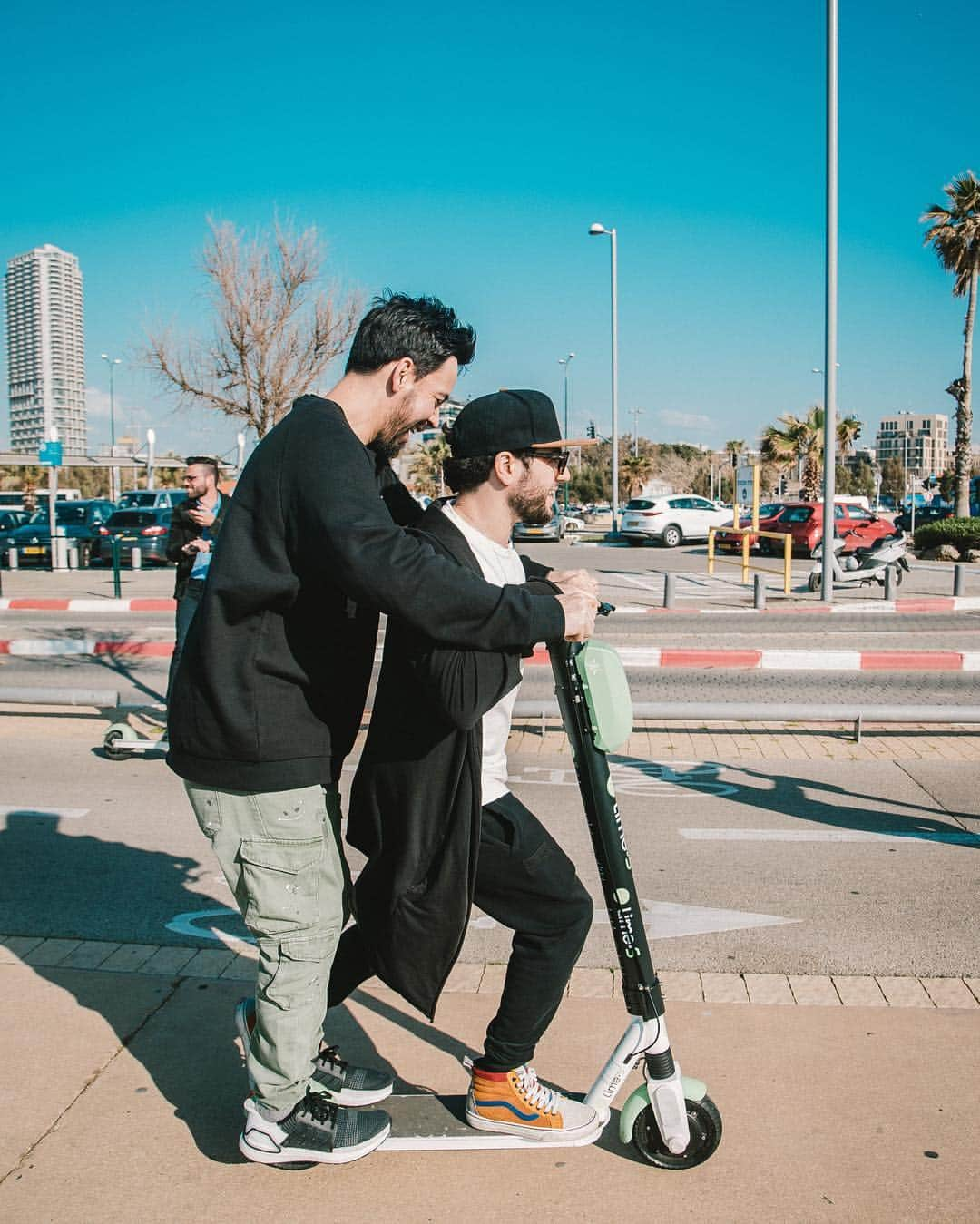 マイク・シノダさんのインスタグラム写真 - (マイク・シノダInstagram)「Fun times in Tel Aviv today ⚡️👍🏽❤️」3月27日 3時31分 - m_shinoda