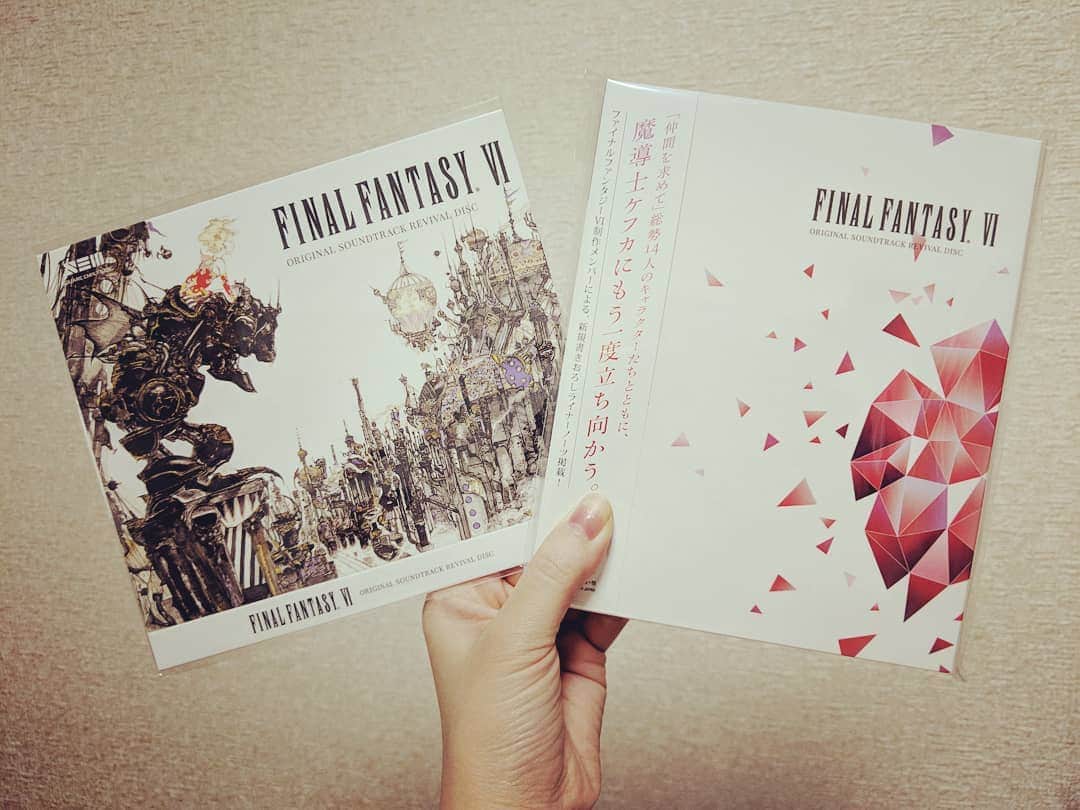 みさこのインスタグラム：「妹からプレゼントが届いたああああああ🎁私の全ての始まりだあ🎁思えば「ハッピーバースデーソング」で書いた歌詞の中の出会いは、私にとってFF6だったんじゃないかと思う🎁ティナが人生最初の本当の推しだったと思う🎁 #finalfantasy #ff6」