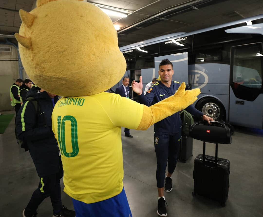 サッカー ブラジル代表チームさんのインスタグラム写真 - (サッカー ブラジル代表チームInstagram)「#SeleçãoBrasileira chegou no estádio que receberá o amistoso entre Brasil e República Tcheca. A bola rola 16h45! 🇧🇷⚽ Fotos: Lucas Figueiredo/CBF」3月27日 3時46分 - cbf_futebol