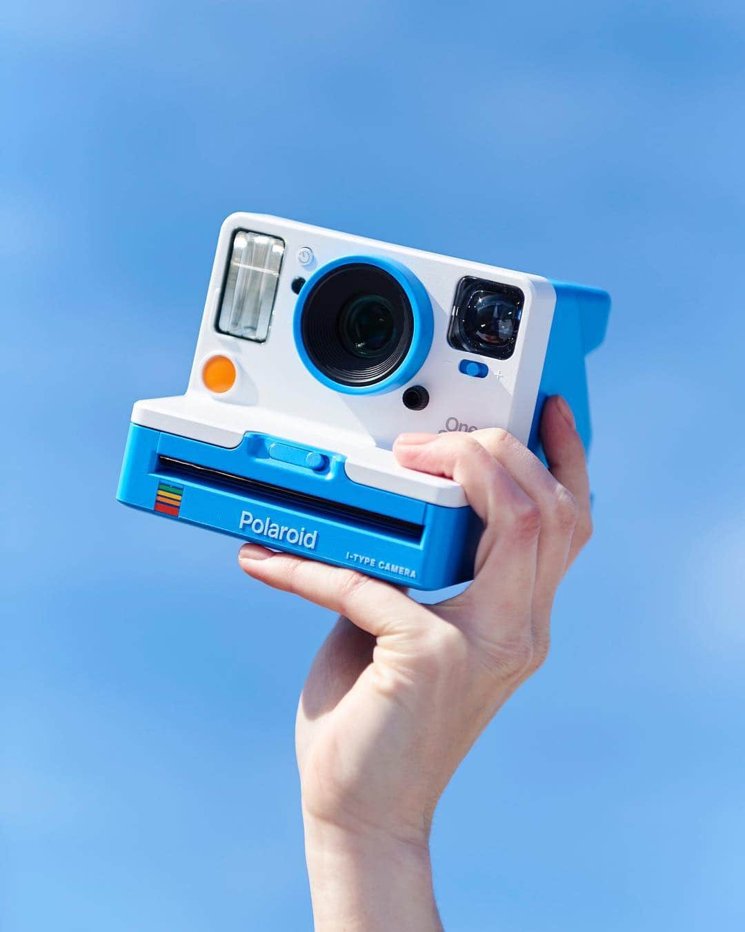 Urban Outfittersさんのインスタグラム写真 - (Urban OutfittersInstagram)「You're looking at our favorite conversation starter: the @Polaroid OneStep 2 Camera. #UOTech @UrbanOutfittersHome」3月27日 3時52分 - urbanoutfitters