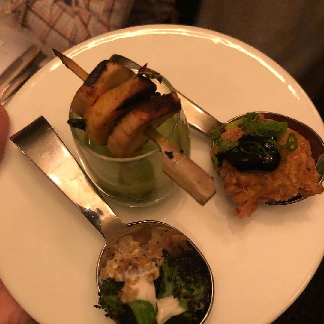 ベラミー・ヤングさんのインスタグラム写真 - (ベラミー・ヤングInstagram)「What a night! TY @beardfoundation & @ms_collycol for a DELICIOUS night at the absolutely magical #JamesBeardHouse here in #NYC. 🍽🥂🤩🎉 We got to be a part of their monthly #Vegan dinner series, so got to delight in @chefnealh & his crew's divine @abcvnyc creations. 😍 As you can see, a righteous night was had by all! 😁 #GoTable4 #JamesBeardDinner #GastroDiplomacy #GoodFoodForGood #abcV #YUM ❤️🎉❤️🎉❤️🎉❤️ ps: & TY, Zé, for making us all feel so at home. Obrigada! @jose.ze.lucio 😘🇵🇹🎉」3月27日 3時53分 - bellamyyoung