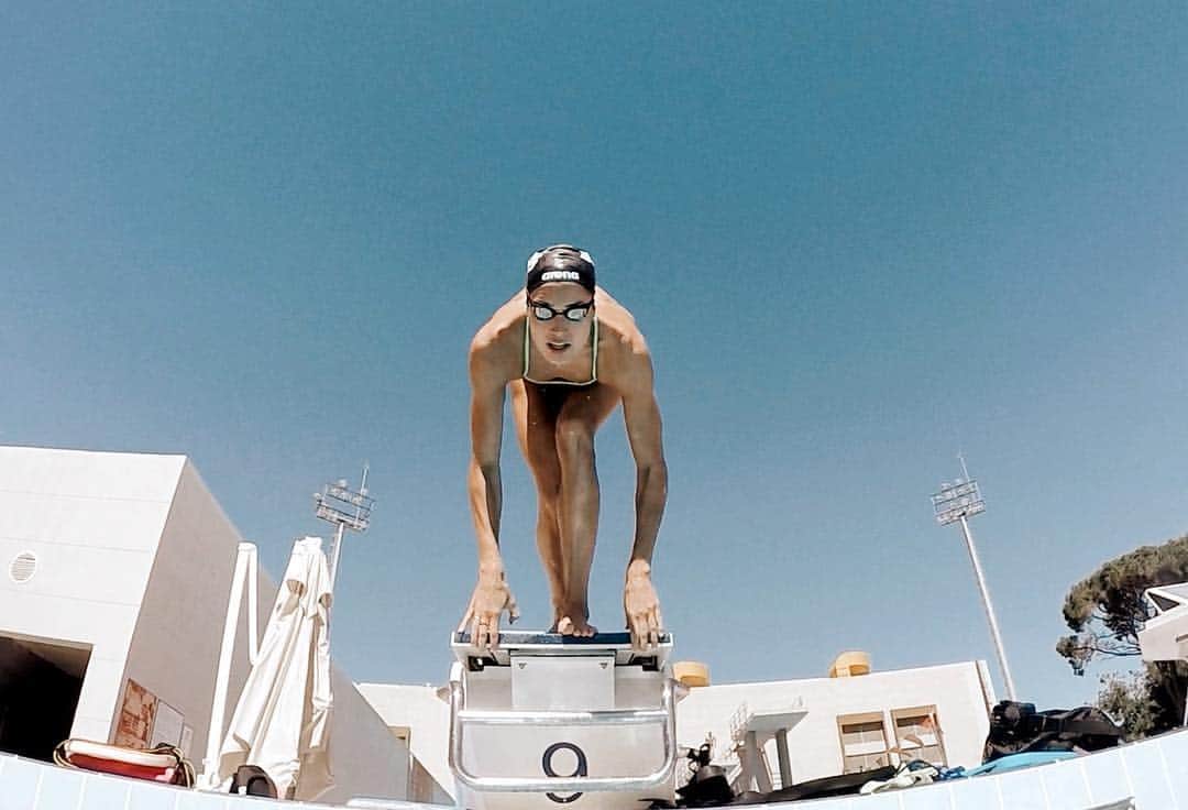 ズザンナ・ヤカボスのインスタグラム：「holnaptól 4 napig Országos Bajnokság, Debrecenben 💪🏼 🏊🏻‍♀️ jöttök? 🙂 nationals from tomorrow #debrecen #swimming #hashtag」