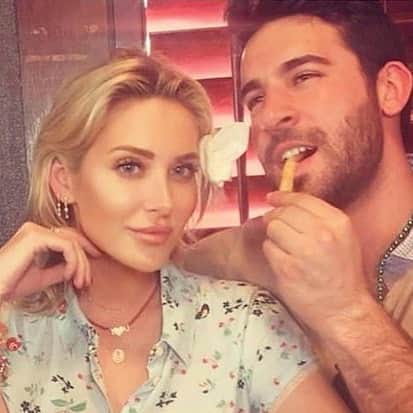 E! Onlineさんのインスタグラム写真 - (E! OnlineInstagram)「#TheHills’ Stephanie Pratt and Derek Peth? This calls for a #BachelorNation status check. Link in bio for all #TheBachelor couples who are still together, having kids, walking down the aisle, or posting photos with devil emojis over their ex. (📷: @officialstephpratt)」3月27日 4時30分 - enews