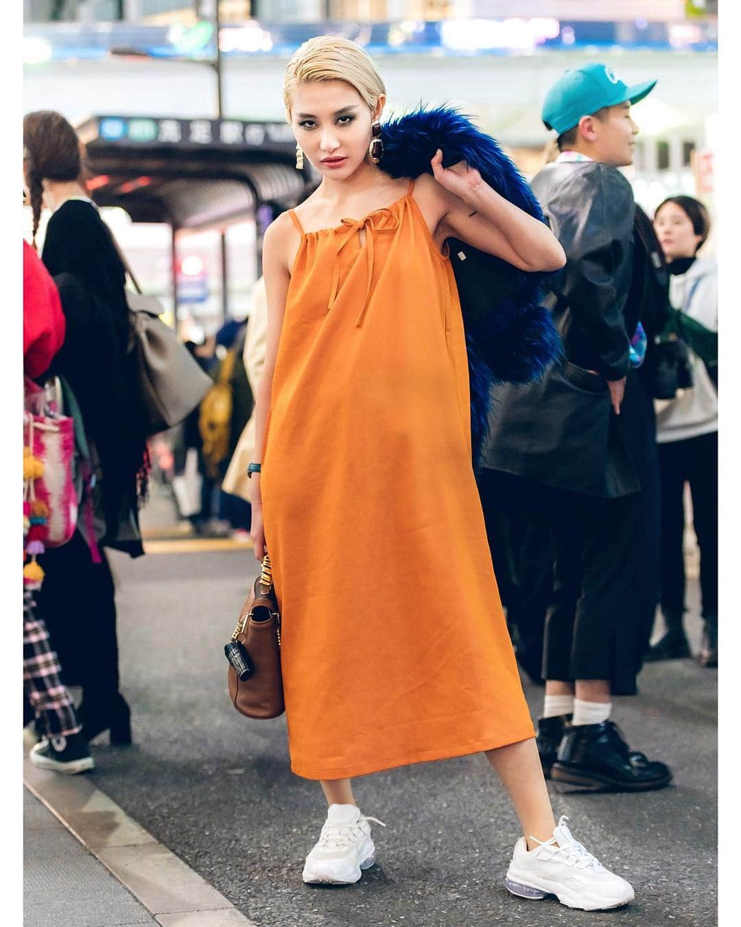 Harajuku Japanさんのインスタグラム写真 - (Harajuku JapanInstagram)「Mana Hamada (@manahamada0222) is a Japanese fashion model known for speaking openly about being an out lesbian and LGBT supporter. We saw her almost every day of the recent Tokyo Fashion Week and she was nice enough to stop for street snaps each time. Enjoy her snaps (shot by us, originally published in Vogue), and a big thank you to Mana for being so nice!!」3月27日 4時40分 - tokyofashion