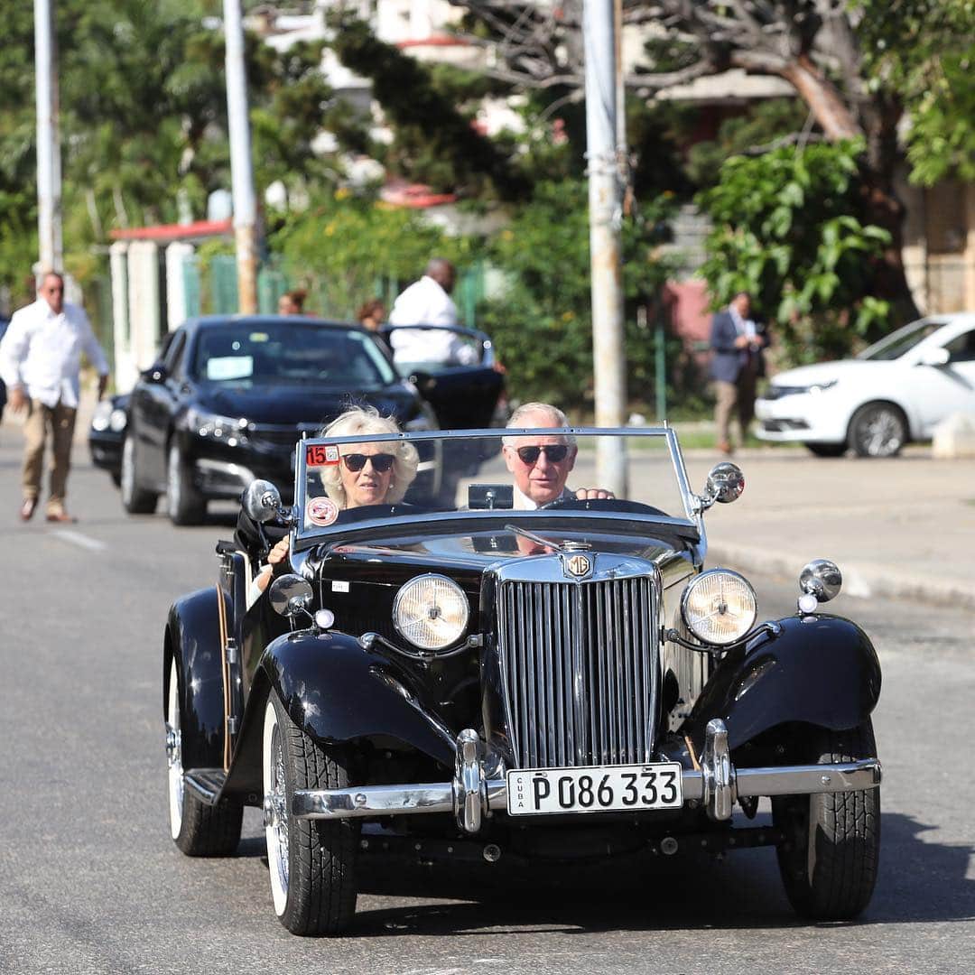 NBC Newsさんのインスタグラム写真 - (NBC NewsInstagram)「#PrinceCharles and Camilla, the Duchess of Cornwall, arrive at a British classic car event during their visit to #Havana, #Cuba — the first official visit to the nation by members of the royal family. . 📷 @chrisjacksongetty / @gettyimages」3月27日 4時47分 - nbcnews