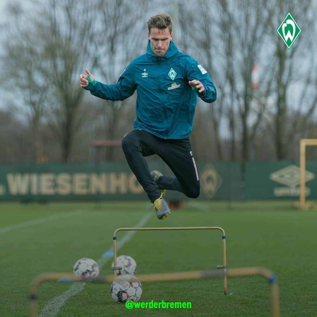 ヴェルダー・ブレーメンさんのインスタグラム写真 - (ヴェルダー・ブレーメンInstagram)「Heute wieder schuften.🏋🏼‍♂️⚽️ _______ #werder #bremen #svw #Bundesliga #training #Langkamp #nordphoto」3月26日 19時50分 - werderbremen