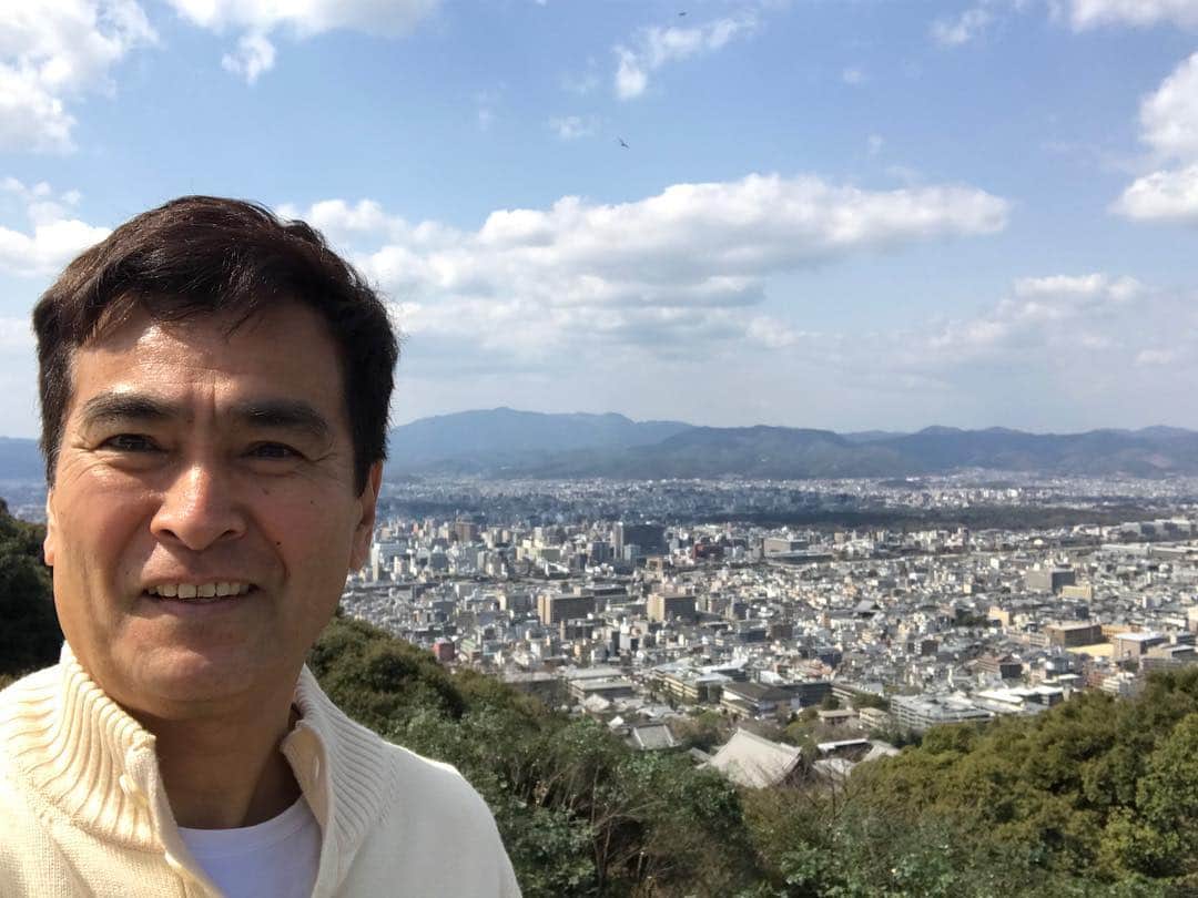 石原良純さんのインスタグラム写真 - (石原良純Instagram)「京都、東山の将軍塚から京都の街を見おろす。ここ知らなかった絶景。廻りは桜に覆われるんだって。 #京都おすすめ #京都絶景」3月26日 19時55分 - yoyoshizumi