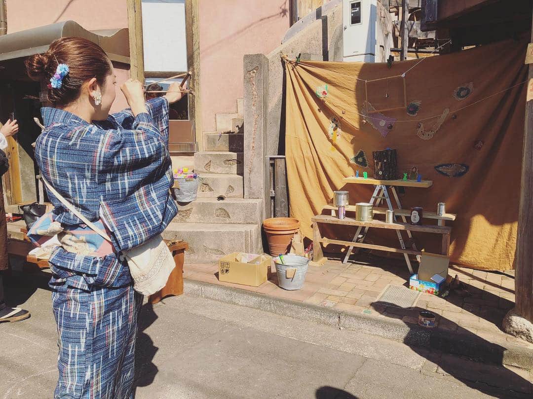 松本野々歩のインスタグラム：「射的屋さん わたしも  見守るギャラリーも  真剣・・ 一発も当たらず くぅー 悔しい」