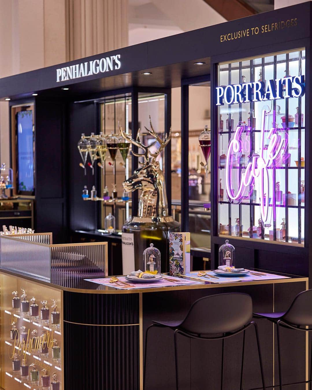 ペンハリガンさんのインスタグラム写真 - (ペンハリガンInstagram)「Visit Penhaligon's within Selfridges at the rather special Penhaligon's Portraits Café, where an exquisite array of olfactive treats are being served, including the citrus cocktails of the Portrait's family, The Impudent Cousin Matthew and The Ingénue Cousin Flora. Might we suggest satiating one's appetite with one of Penhaligon's seasonal specials? The hand poured fragrance atomiser duo is exclusive to Selfridges, and is remarkably popular this season! It is, of course, best enjoyed while gallivanting through town. #penhaligonsxportraits」3月26日 20時03分 - penhaligons