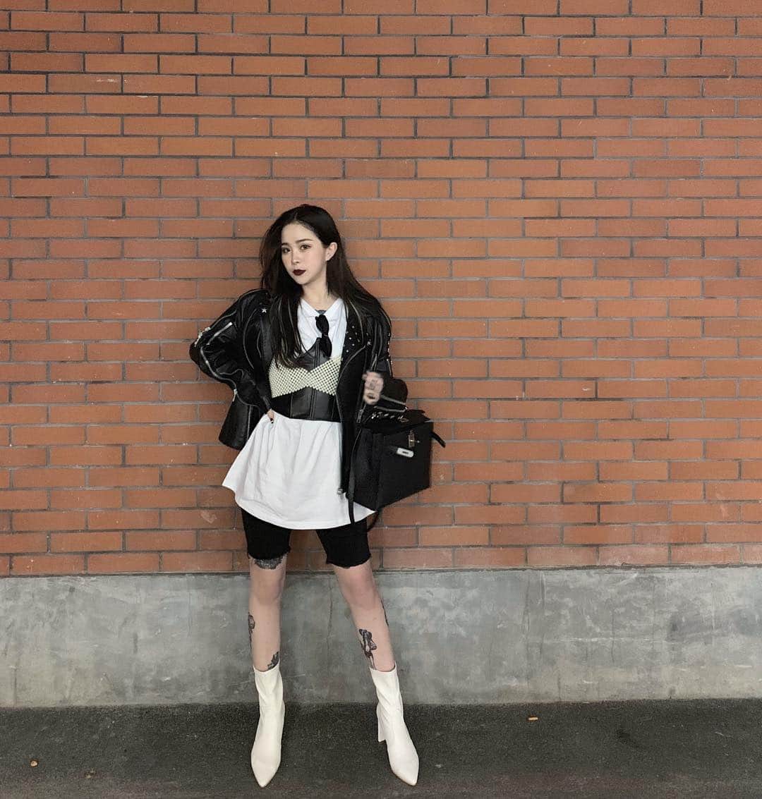 Abby Chenのインスタグラム：「以前喜歡表現自己 現在覺得隨之而來更好  做足準備 努力學習 等待時間」