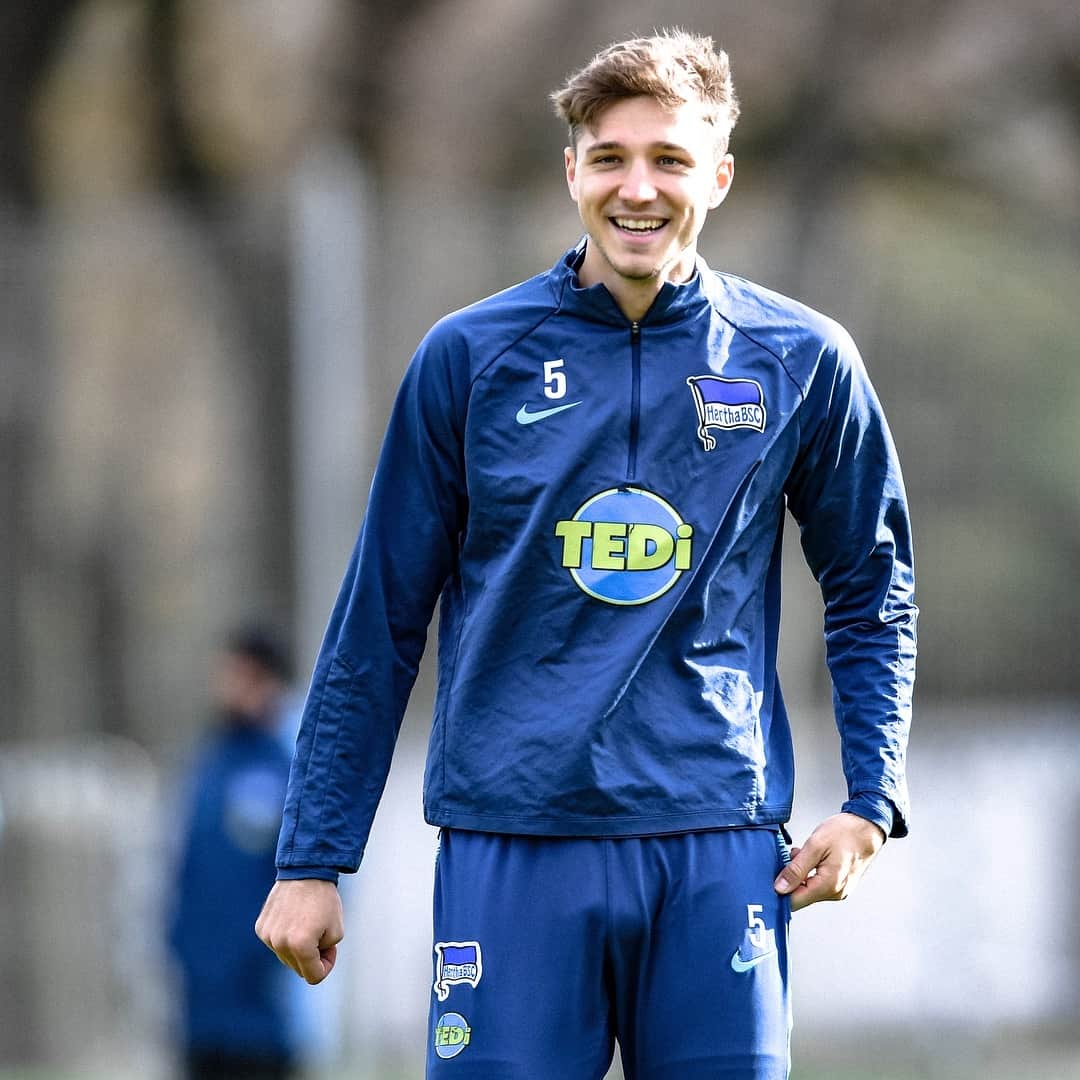 ニクラス・シュタルクのインスタグラム：「Back in Berlin 🔜 @bundesliga_en #RBLBSC 💪🔵⚪️ @herthabsc  #HaHoHe #NS5」