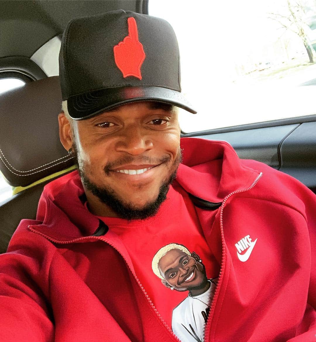ルイス・アドリアーノのインスタグラム：「♥️」