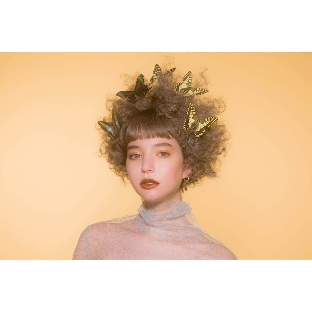 アミノレスキューさんのインスタグラム写真 - (アミノレスキューInstagram)「・ Keiichi Nitta & Masayoshi Okudaira × CRAFT BOTANICAL aminoRESQ  ART WORK🦋 ・ 📸Today’s model🧖🏻‍♀️ @emmajasmine12345 ・ ・ #aminoresq #アミノレスキュー  #CRAFTBOTANICAL #クラフトボタニカル #shampoo #シャンプー #treatment #トリートメント  #haircare #ヘアケア #scalpcare #スカルプケア #healthy #beautifulhair #美しい髪 #relax #happybathtime #癒しのダメージケア #LOFT #ロフト #東急ハンズ #ショップイン  #ARTWORK #BEAUTY #SHOOTING #瑛茉ジャスミン #vivi」3月26日 20時44分 - aminoresq.official