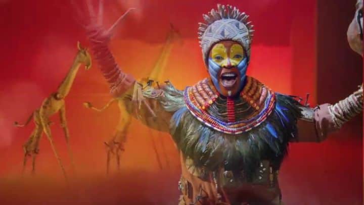 アイス・サランユーのインスタグラム：「" The Lion King" Musical ระดับโลก ที่คนไทยห้ามพลาด! ที่สุดจริงๆครับเรื่องนี้ ดีใจที่นำมาให้คนไทย ได้ดู  ส่วนตัวเคยดู 2ครั้ง ที่ NYC และ SG ครั้งนี้ มาถึงบ้านเรา ต้องดูครับ  เริ่มการแสดง 14 กย 2562 นี้ ที่ #เมืองไทยรัชดาลัยเธียเตอร์ เปิดจำหน่ายบัตร 30 มีนาคมนี้ ที่ @thaiticketmajor #TheLionKingBKK2019」
