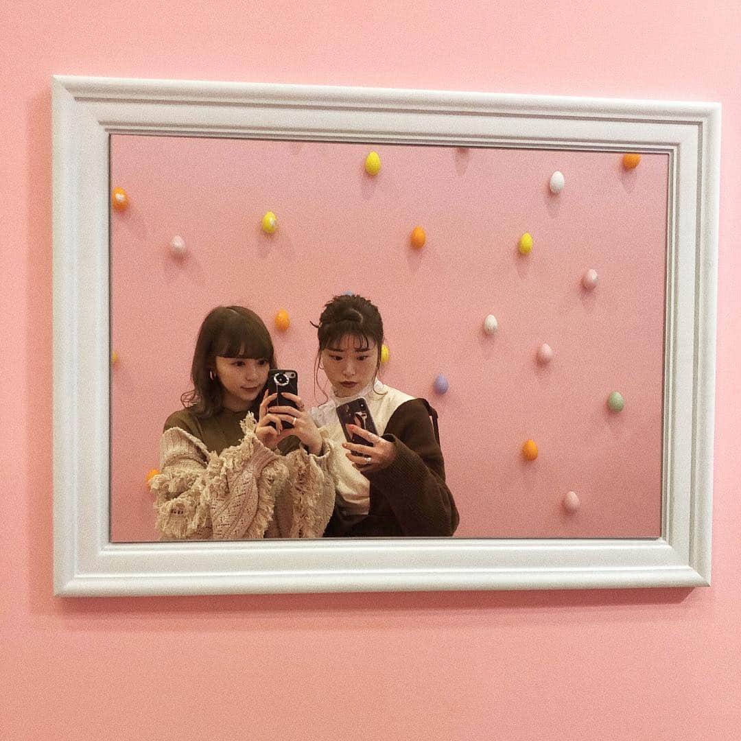 のインスタグラム：「. #vinylmuseum  思ってた以上に楽しんじゃった 🥺♩笑 最後のうさぎのブースがつぼ🐇(あほ面)」