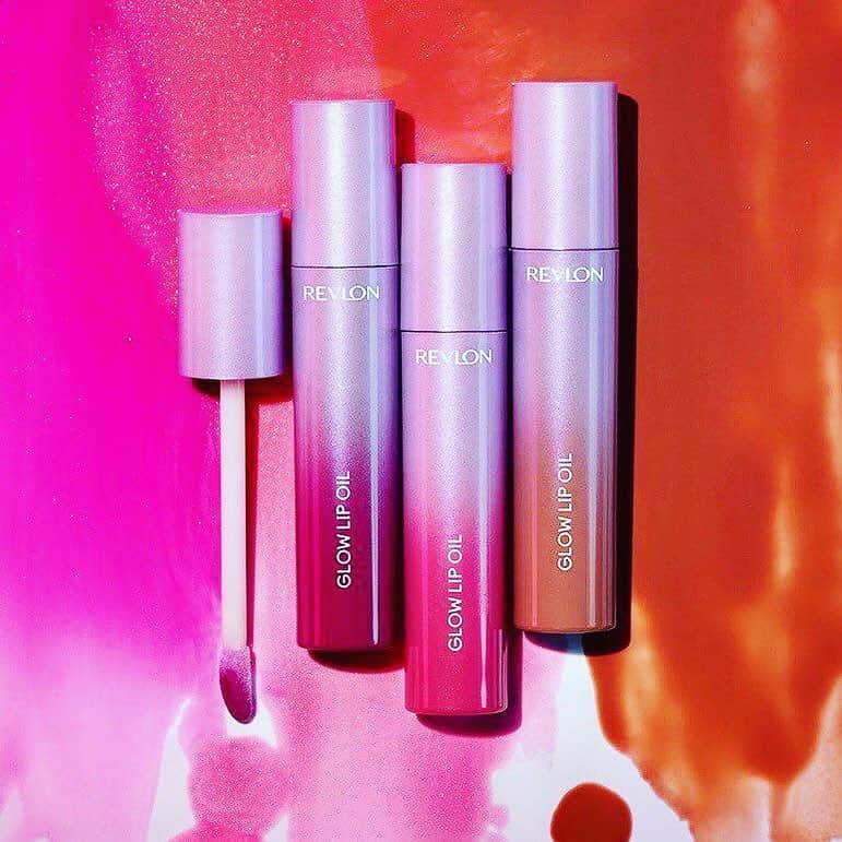 revlon japanさんのインスタグラム写真 - (revlon japanInstagram)「内なる光とパワーを解き放つ💫﻿ ミステリアスなコレクションが誕生🧚‍♀️﻿ ﻿ レブロン クリスタル オーラ コレクション ﻿ テーマは、トランスフォーメーション。﻿ ﻿ パステルカラーをベースに、﻿ 角度によって変わるラメの光やパールの輝き。﻿ 透明感のあるツヤ。﻿ まさに大人のファンタジー🦄﻿ いつものメイクに付け足しても、それだけでも🙆‍♀️﻿ ﻿ あなたの思いのままに、﻿ 光であそぶトランスフォーメイションメイクをたのしんで。﻿ 限定発売です。﻿ ﻿ ———﻿ レブロン グロウ リップ オイル（全3色）﻿ 1,500円（税抜）﻿ ———﻿ ﻿ うるっと艶めくなめらかなリップオイル。﻿ じゅわっと色づくシアーな発色なので、これ1本でも、いつものリップに重ねても💜﻿ ﻿ #レブロン #クリスタルオーラ #レブロンリップ #リップオイル」3月26日 21時10分 - revlonjapan