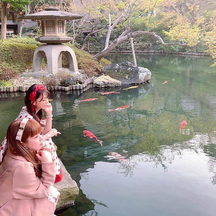 春奈るなさんのインスタグラム写真 - (春奈るなInstagram)「今日はみどちんのお誕生日のお祝いをすべく、みどちんとapishのつかさちゃんと一緒に、おしゃれなランチをしてきたよ！ 改めて、みどちんお誕生日おめでとう♡♡♡ 桜も綺麗に咲いてました🌸🌸🌸 #お誕生日おめでとう」3月26日 21時32分 - lunaharuna_official