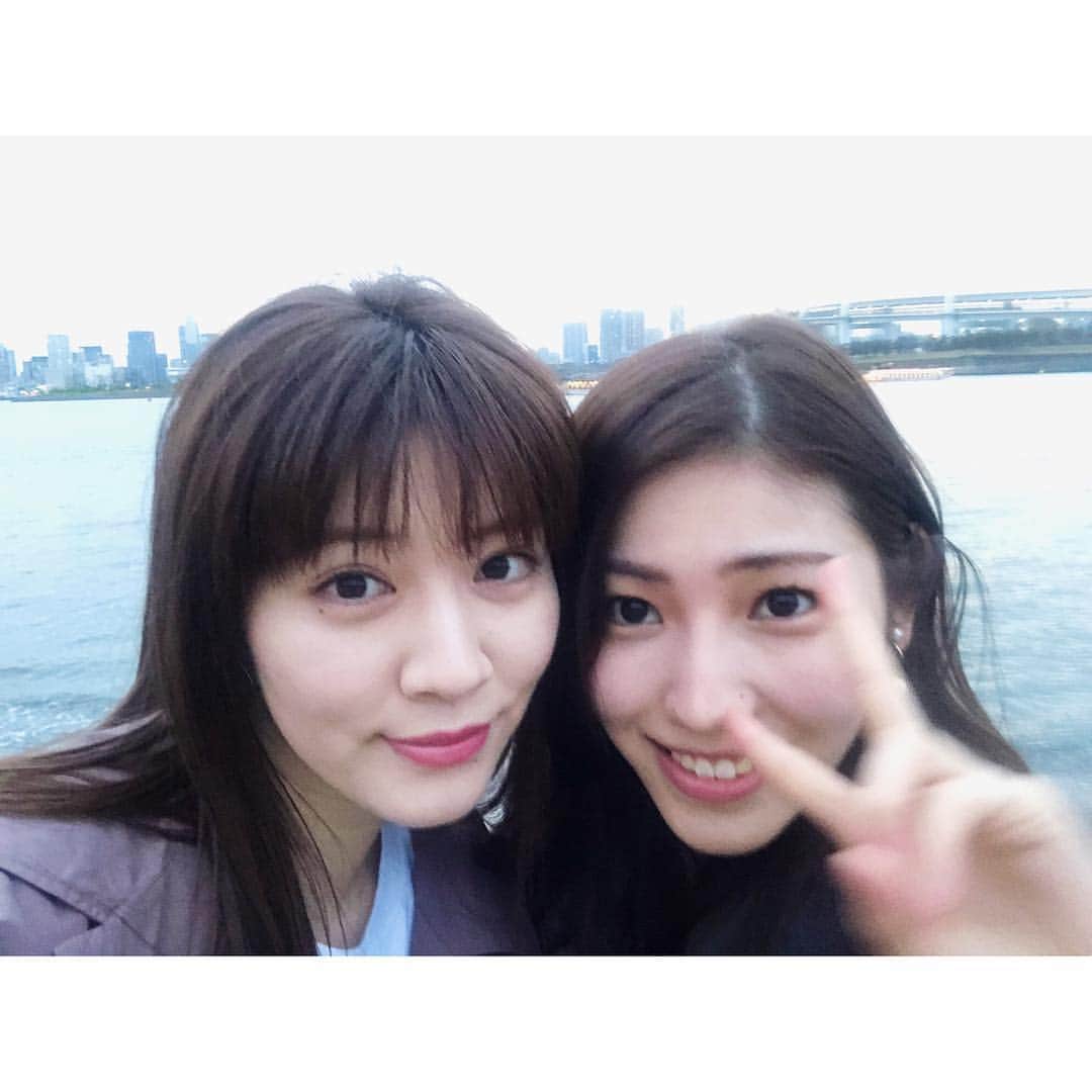 立石晴香さんのインスタグラム写真 - (立石晴香Instagram)「先日のお台場🌊💓 . あんりさんとは小学校6年生の時に雑誌の中で見て大好きになって、けどその後私は違う雑誌のモデルになって😳 . 中学生のとき、あんりと同じ雑誌のお友達のお迎えに行って編集部の下で会えないかなぁとキョロキョロしながら待ってたの覚えてます。結局一度も会えなかった😳 . そしたら数年後同じ雑誌になって、初めましては私ガチガチだったけどこんなに何年も続くなんてって改めて考えると有難いし幸せだなぁって思っておりました😢 . 先がどうなるかはわかんないけど、いつもベストでいれるように一生懸命いよう☺️ . 皆さん、また海の時の写真あげますね＾＾ . #instagood #mypreciousgirl #いつもありがとう #あんりちゃんおばあちゃんになるまでよろしゅう🐽💓」3月26日 21時28分 - haruka_tateishi