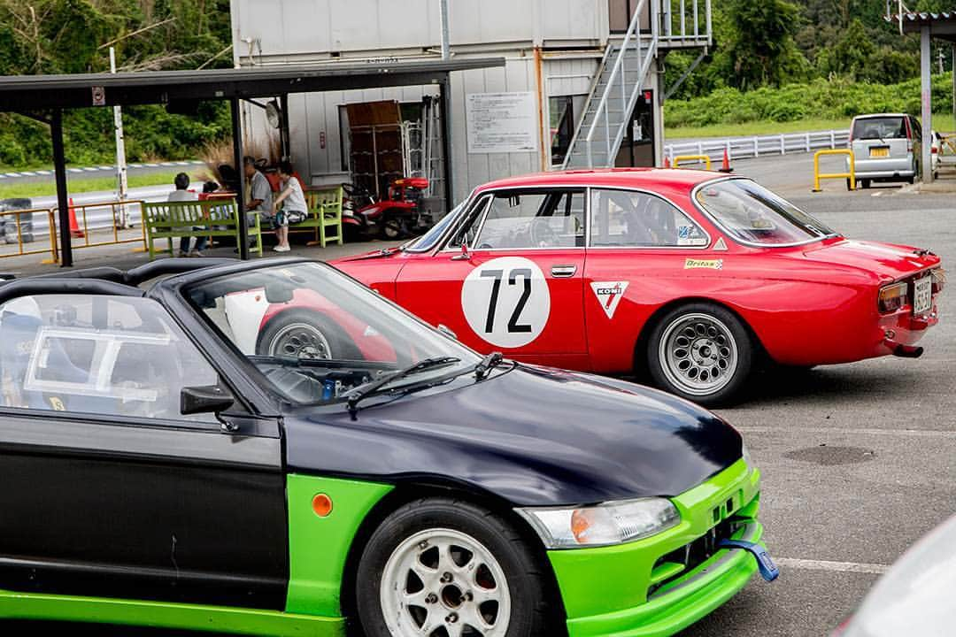 mistbahnさんのインスタグラム写真 - (mistbahnInstagram)「_ My Honda PP1 BEAT and Alfa Romeo Giulia Sprint GTA at MLS (Motor Land Suzuka) on 3-Sep 2018 _ _ Shot on 3-Sep 2018 at MLS (Motor Land Suzuka). photo: @mistbahn owner (Alfa Romeo Giulia Sprint GTA): unknown owner (Honda BEAT): @mistbahn _ _ JP) 2018年9月3日、MLS(モーターランド鈴鹿)にて撮影。 アルファロメオ・ジュリア・スプリントGTA(だと思う)。 _ _ #honda #pp1 #hondabeat #ホンダビート #pp1beat #hondabeatpp1 #alfaromeo #alfaromeogiulia #giulia #giuliasprint #giuliasprintgta #alfagiulia #アルファロメオ #アルファロメオジュリア #mls #motorlandsuzuka #モーターランド鈴鹿 #motorsport #clubracer #clubracing #sportcar #trackcar #trackstance #trackstyle #kcar #keicar #軽自動車 #e07a #mtrec」3月26日 21時29分 - mistbahn