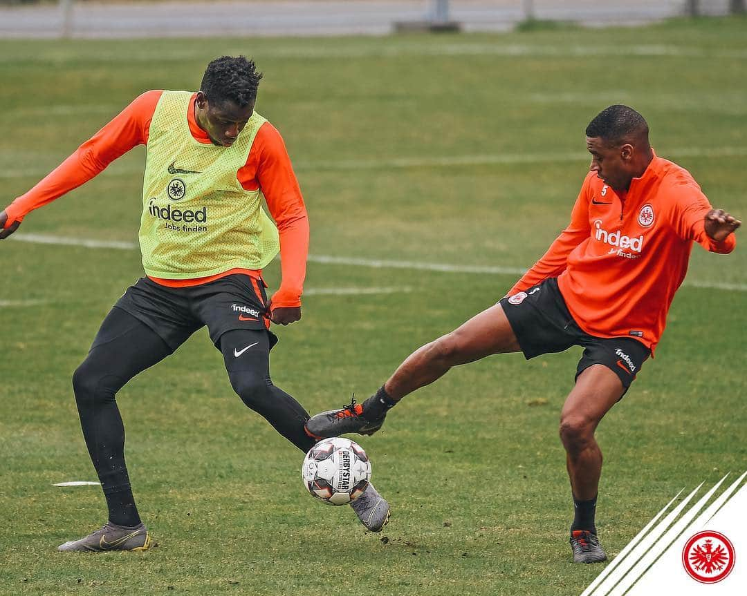 アイントラハト・フランクフルトさんのインスタグラム写真 - (アイントラハト・フランクフルトInstagram)「Back in action 💥 • • #training #sge #eintracht #frankfurt #eintrachtfrankfurt」3月26日 21時35分 - eintrachtfrankfurt