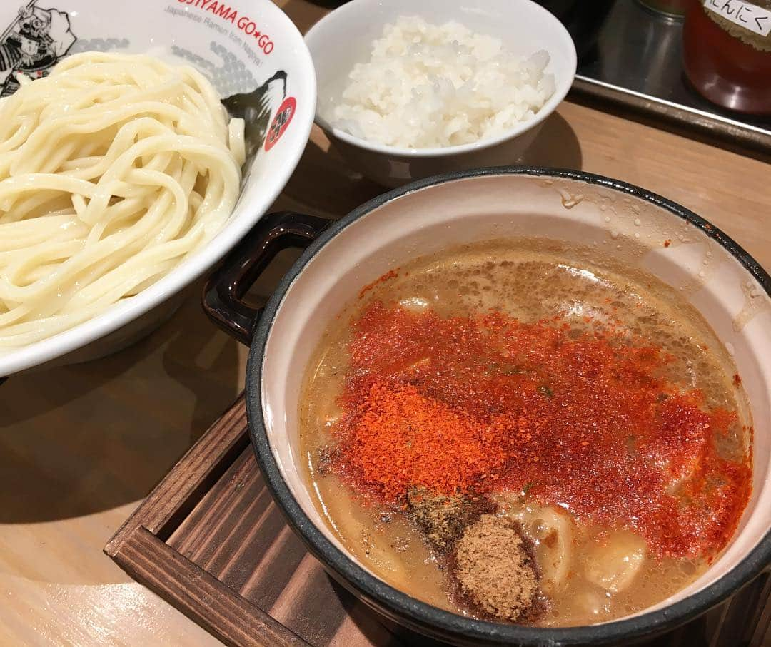 名古屋パルコさんのインスタグラム写真 - (名古屋パルコInstagram)「【西館7F FUJIYAMA55 RAMENSTAND（つけ麺・ラーメン）】名古屋につけ麺ブームを起こしたフジヤマ55。 毎朝、職人が打っているモチモチの自家製麺と二日間かけたこだわりのスープは、一度食べたらやみつきになること必至のうまさです！ ピリ辛なつけ麺もあるので、辛いもの好きな方や刺激がほしい方は、是非お試し下さい😉 . ランチタイムは、ライスと生卵がサービスなのでしめは雑炊にするのがオススメです😋 . #レストラン #restaurant #フードホール #foodhall #PARCORESTAURANTS #PARCORESTAURANTSandFOODHALL #パルコレストラン #パルコレストランアンドフードホール #食 #グルメ #FUJIYAMA55RAMENSTAND #フジヤマ55 #つけ麺 #ラーメン #名古屋グルメ #名古屋 #栄 #矢場町 #nagoya #nagoyaparco #名古屋パルコ #名古屋パルコ30周年 #大人になんかならねえよ・」3月26日 21時36分 - parco_nagoya_official