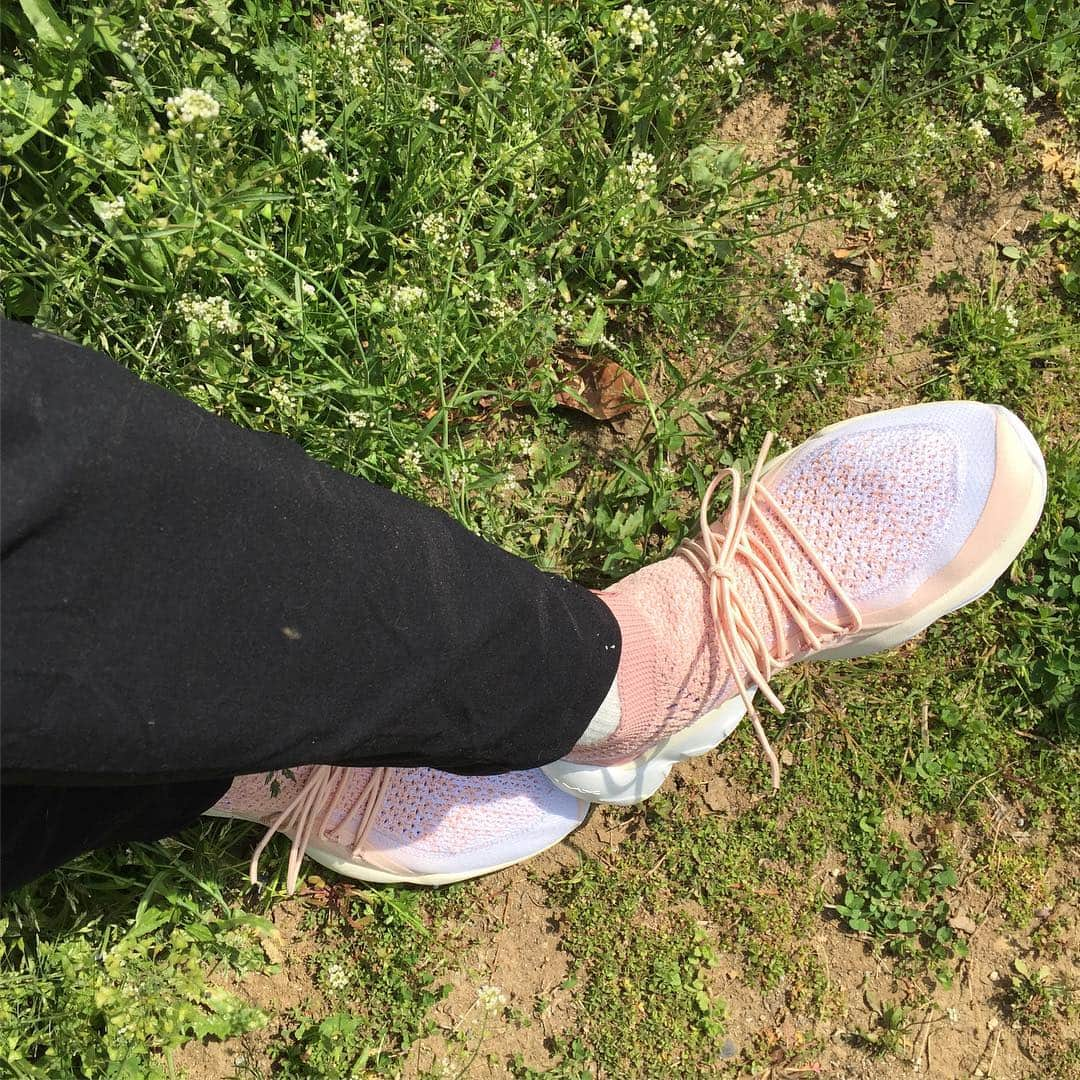 小林由佳さんのインスタグラム写真 - (小林由佳Instagram)「🌸 #sakura #new #shoes #reabok」3月26日 21時58分 - ykp_qkb