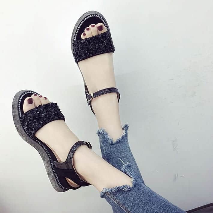 SweetHeart ショップさんのインスタグラム写真 - (SweetHeart ショップInstagram)「厚底 ダイヤモンド サンダル クロス サンダル SHS272508  商品番号【SHS272508】 【送料込み3280円】  こちらのWEBでこのままご購入いただけますよ。  #リボンサンダル #厚底サンダル #サンダルコーデ #ダイヤモンド#フェミニン #大人ガーリー #ガーリー #snidel #プチプラ #プチプラファッション #l4l #プチプラコーデ #夏ファッション #l4f #夏コーデ #ザラジョ#ママファッション #baseec #ザラ #ユニクロ #ジーユー #いいねした人全員フォローする #スナイデル #今日のコーデ #レディースファッション #zara #夏物 #夏服 #韓国ファッション#オルチャンファッション」3月26日 22時13分 - sweetheartstore0711
