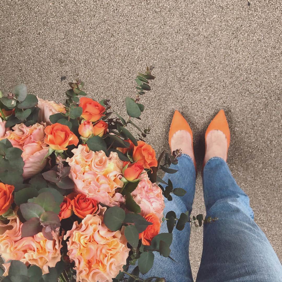 のインスタグラム：「デリバリーフラワー。 @willgarden_official  #flower #flowers #bouquet #orange #willgarden」