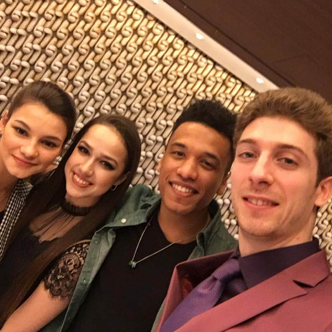 モリス・クヴィテラシヴィリさんのインスタグラム写真 - (モリス・クヴィテラシヴィリInstagram)「During the banquet with medalists and my friends. Congratulations👏🏻👏🏻👏🏻#figureskating #worldfigure #worldchampionships2019 #saitama #tokyo #japan #moriskvitelashvili #yuzuruhanyu #evgeniamedvedeva #shomauno #tarasovamorozov #alinazagitova #sofiasamodurova #elizabettursynbaeva」3月26日 22時28分 - moriskvit