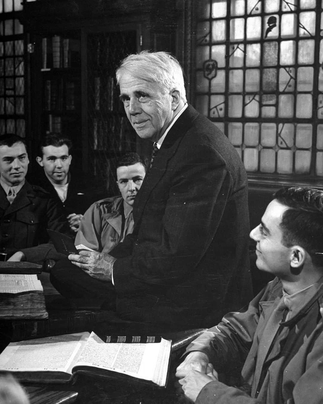 lifeさんのインスタグラム写真 - (lifeInstagram)「LIFE legend, Pulitzer prize winner and Poet Laureate Robert Frost was born 145 years ago today, March 26, 1874 in San Francisco California. He is pictured here in an unpublished image from 1943 delivering a lecture. (Eric Schaal—The LIFE Picture Collection/Getty Images) #LIFElegends #RobertFrost」3月26日 22時37分 - life